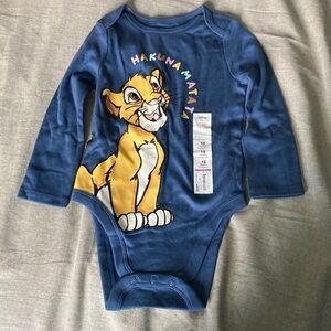 NWT Disney 18m lion king Simba Hakuna Matata onesie long sleeve Bodysuit